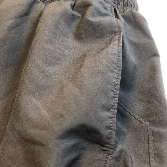 Under Armour Mens Light Weight Shorts, XXL Fitted with drawstring & pockets - Picture 3 of 9